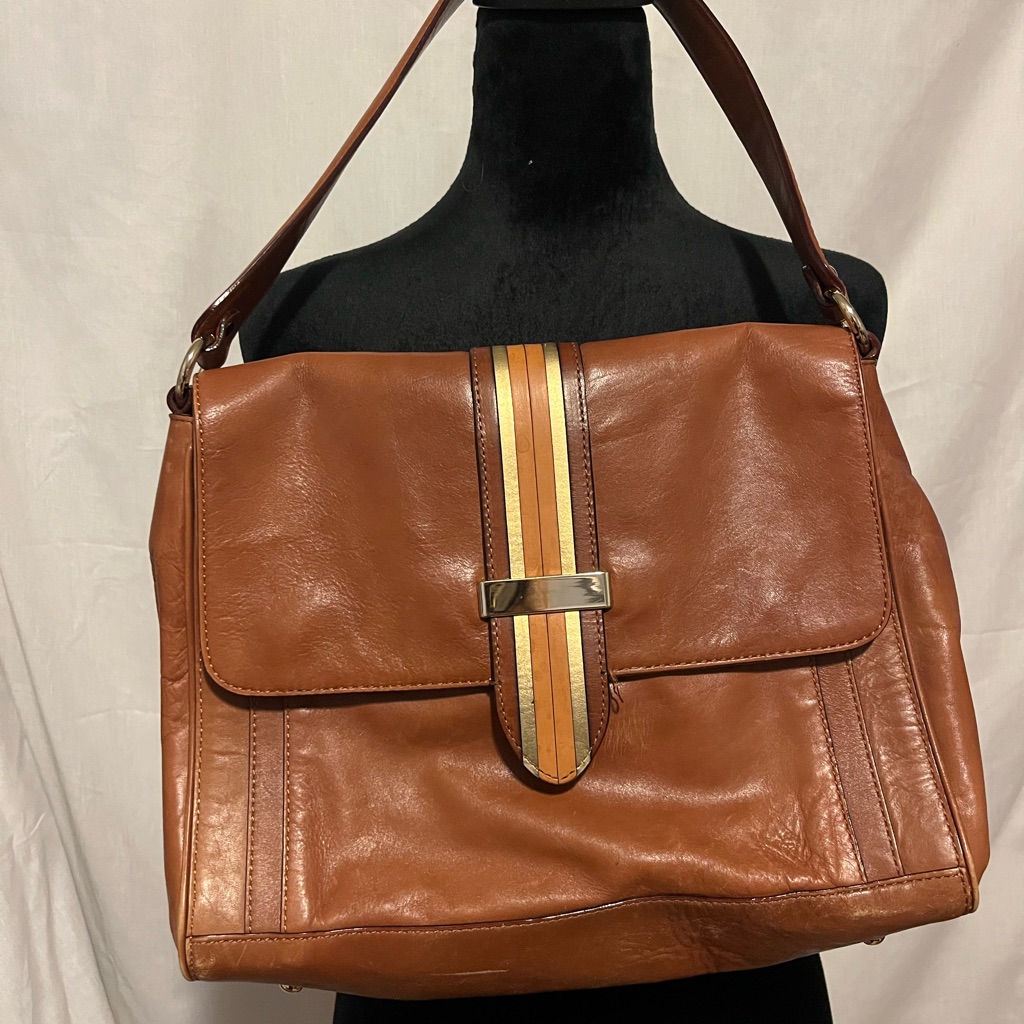 **Vintage** Tre Vero Vintage Inspired Tan Leather Shoulder Bag